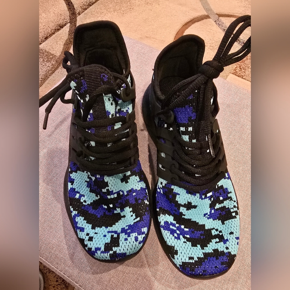 Black and Blue Kids Size 6 - Picture 2 of 6